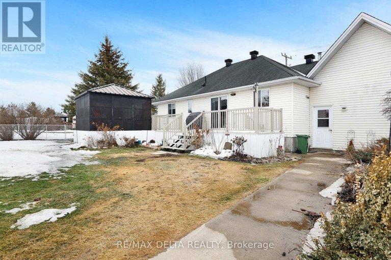 29454930/2031-devine-road/vars-village/ottawa/ontario/K0A3H0_29