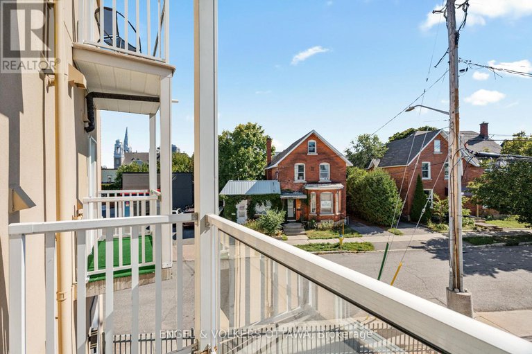 29250491/2-4-sherbrooke-avenue/hintonburg/ottawa/ontario/K1Y1R7_17