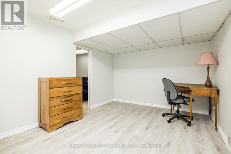 28797061/7-ramsgate-private-e/mooneys-bayriverside-park/ottawa/ontario/K1V8M4_31