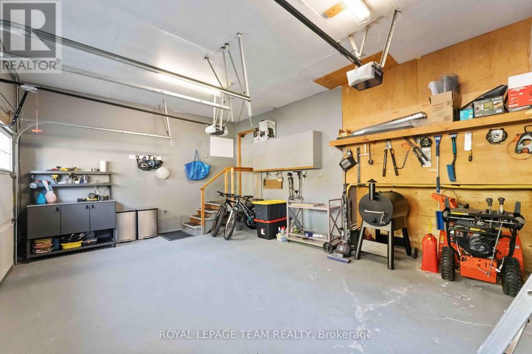 28943103/60-vaan-drive/merivale-gardens/ottawa/ontario/K2G0C9_30