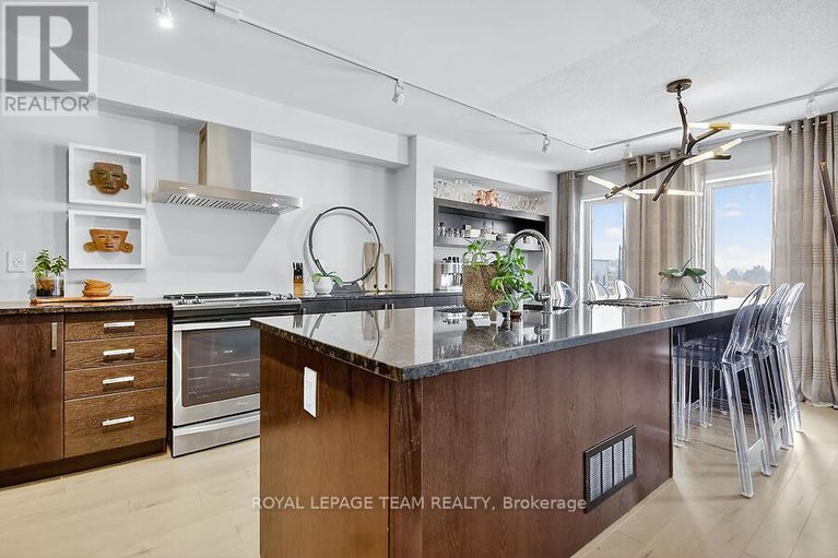 29283467/787-element-private/emerald-meadowstrailwest/ottawa/ontario/K2M0M7_18