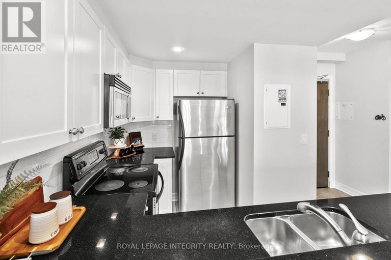 29160296/309-200-besserer-street-n/sandy-hill/ottawa/ontario/K1N0A7_13