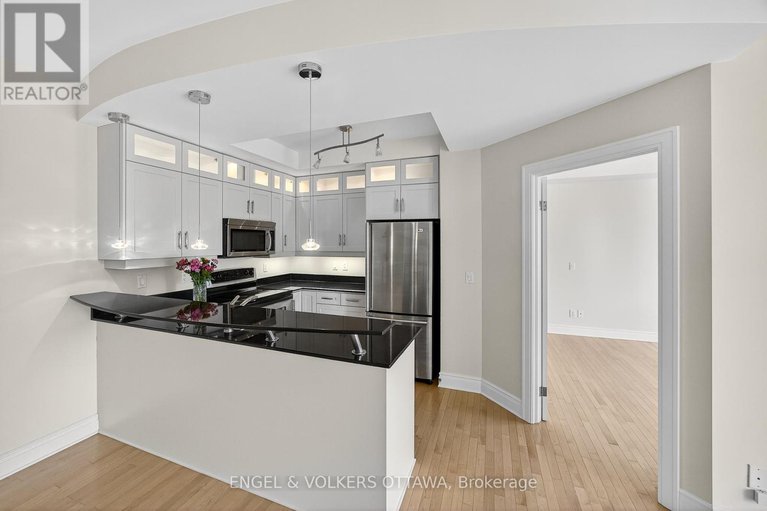 28911458/505-95-bronson-avenue/ottawa-centre/ottawa/ontario/K1R1E2_16