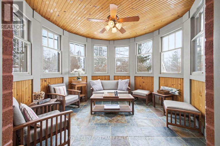 29616442/483-golden-avenue/mckellarhighland/ottawa/ontario/K2A2E4_9