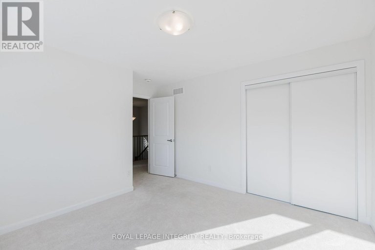 29273389/850-cappamore-drive/half-moon-bay/ottawa/ontario/K2C3H2_30