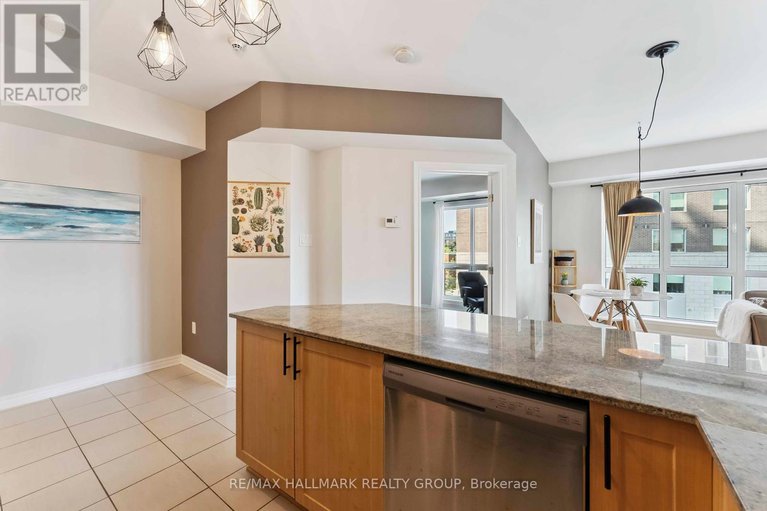 28620989/304-70-landry-street/vanier/ottawa/ontario/K1L0A8_20