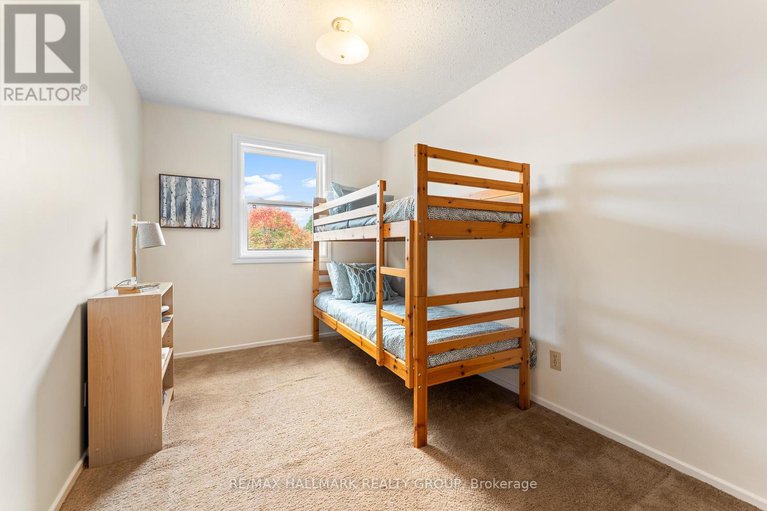 28978664/1075-avignon-court/orleans-wood/ottawa/ontario/K1C2N4_28