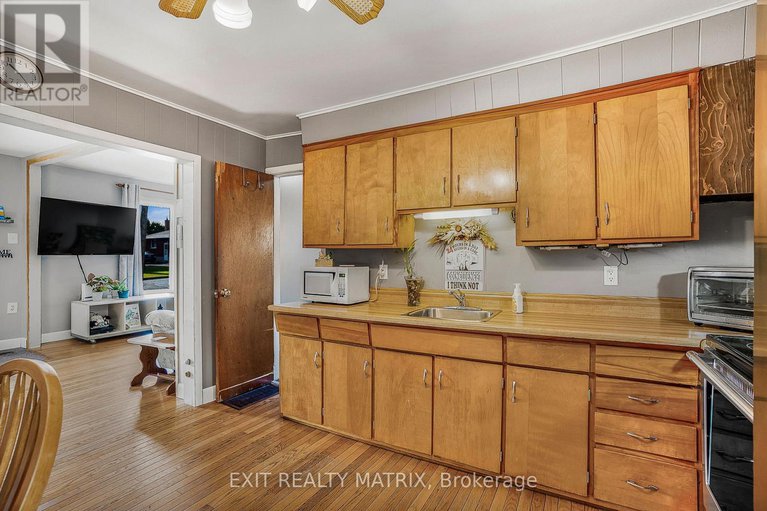 29015888/17-victoria-street-w/alexandria/north-glengarry/ontario/K0C1A0_11