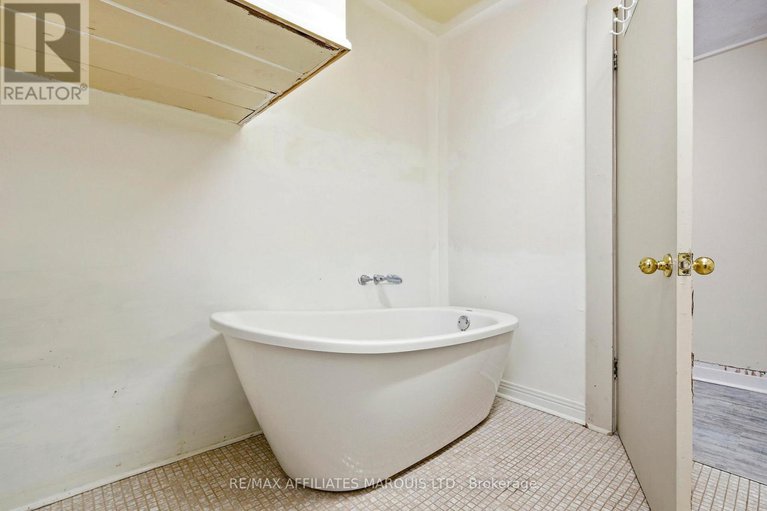 29323072/21-spruce-street/ingleside/south-stormont/ontario/K0C1M0_38