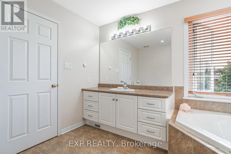 28995606/423-dundonald-drive/stonebridge/ottawa/ontario/K2J0G9_31