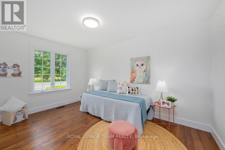 29224787/517-donald-b-munro-drive/carp/ottawa/ontario/K0A1L0_14