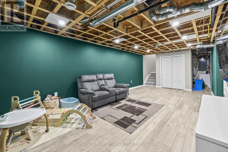 29228643/57-main-street/finch/north-stormont/ontario/K0C1K0_33