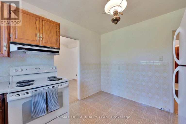 28633834/2243-miramichi-street/kenson-park/ottawa/ontario/K2C0Z1_17