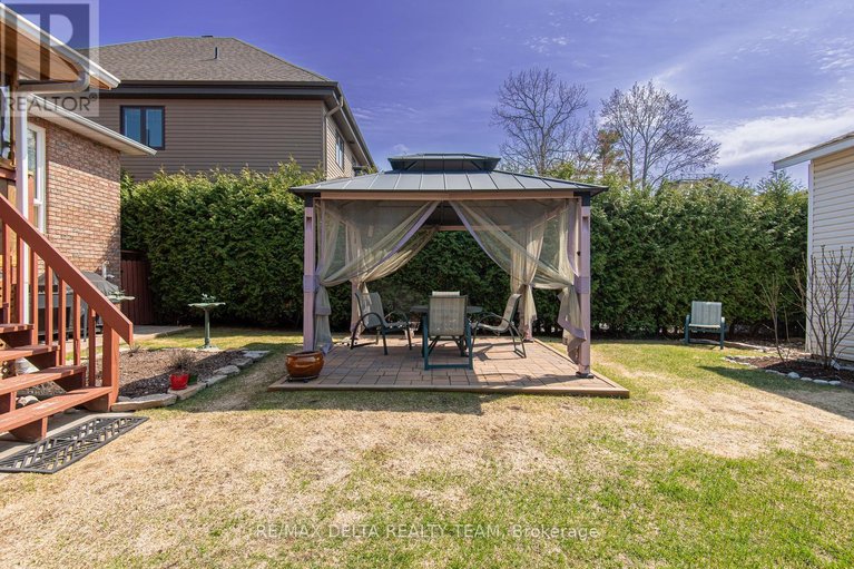 29649021/892-beauchamp-avenue/hiawatha-parkconvent-glen/ottawa/ontario/K1C3A7_40