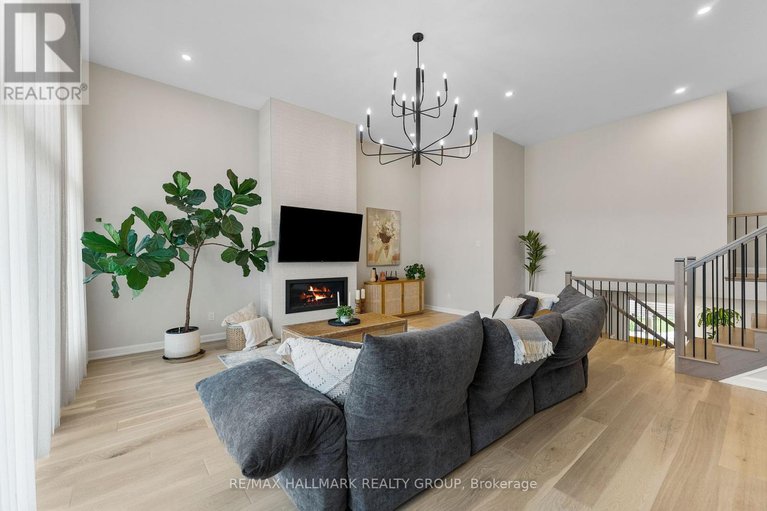 28419525/350-cloyne-crescent/half-moon-bay/ottawa/ontario/K2J6W4_28
