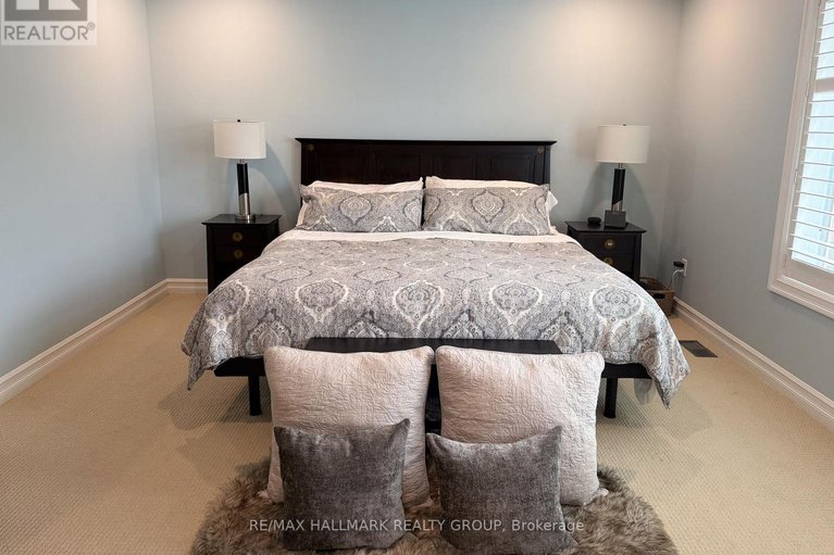 29678413/300-amita-crescent/mooneys-bay/ottawa/ontario/K2C4H9_16