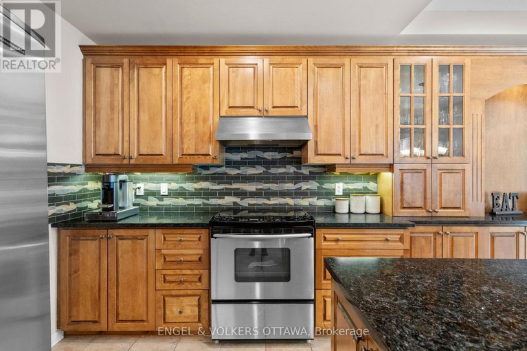 28459479/705-larcastle-circle/avalon-east/ottawa/ontario/K4A4Z2_20