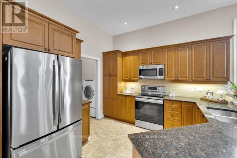 29577817/155-royal-landing-gate/north-grenville-twp-kemptville-south/north-grenville/ontario/K0G1J0_21