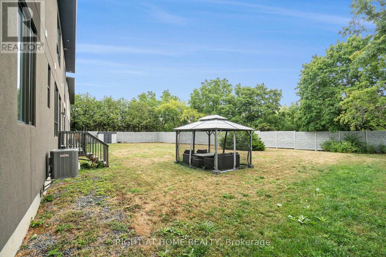 28794756/17-rideau-heights-drive/rideau-heightsrideau-river/ottawa/ontario/K2E7A7_32