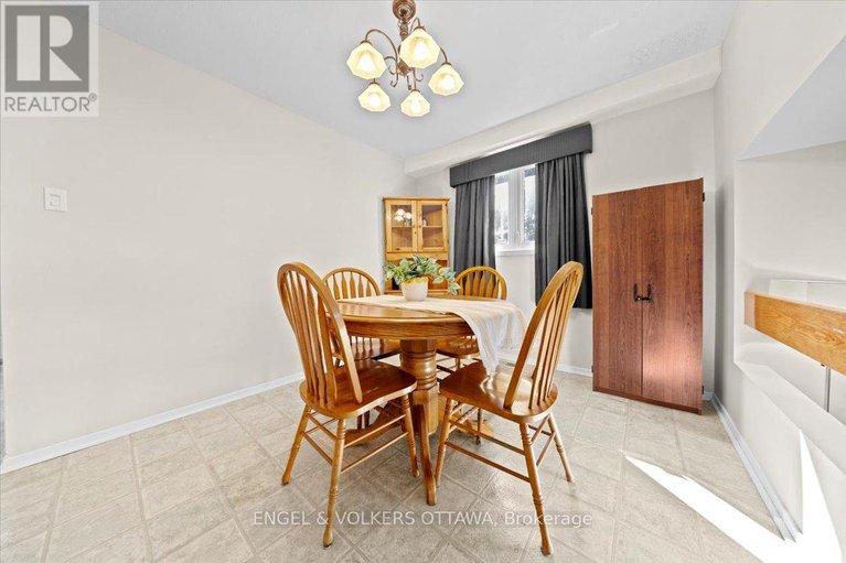 29422354/a-1753-lamoureux-drive/queenswood-heights-south/ottawa/ontario/K1E2N3_16