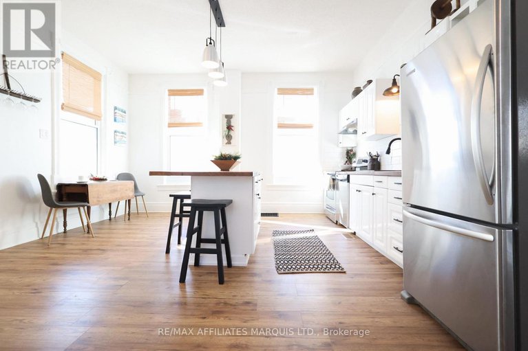 29078821/11-elgin-street-e/alexandria/north-glengarry/ontario/K0C1A0_25