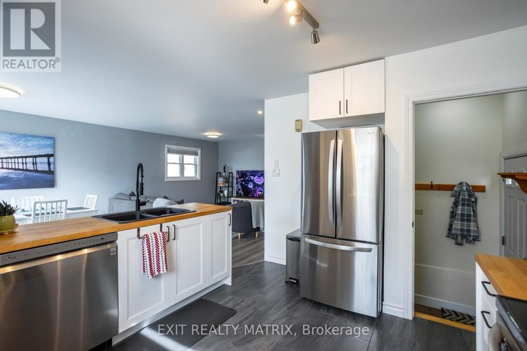 29601453/474-queen-street/winchester/north-dundas/ontario/K0C2K0_14