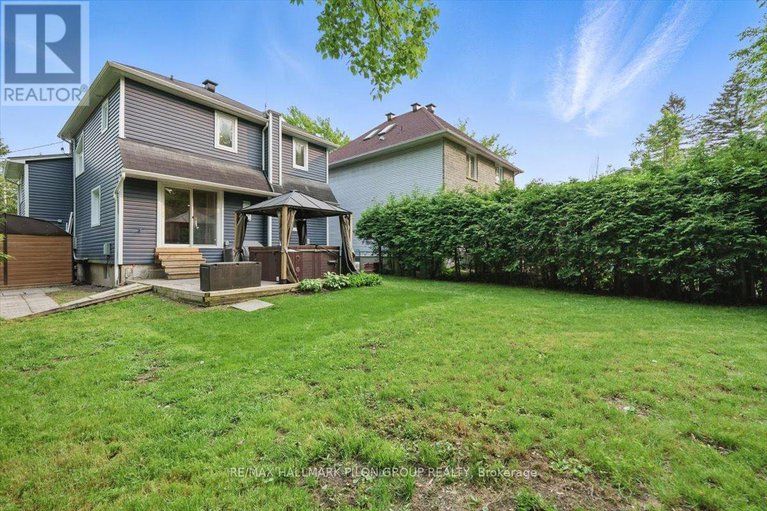 28420947/84-eastpark-drive/blackburn-hamlet/ottawa/ontario/K1B4A4_28
