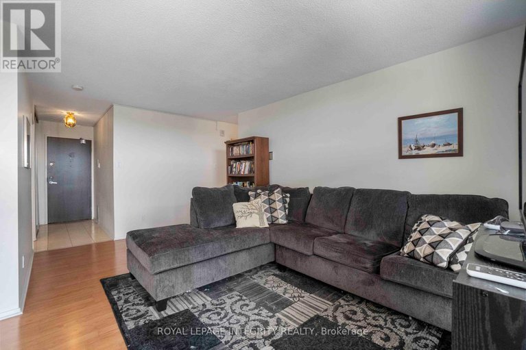 28620829/1003-1785-frobisher-lane/riverview-park/ottawa/ontario/K1G3T7_3