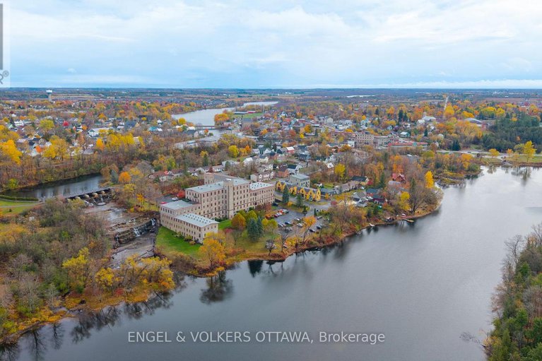 29028525/208-1-rosamond-street-e/almonte/mississippi-mills/ontario/K0A1A0_30