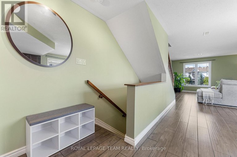 28888816/368-crownridge-drive/emerald-meadowstrailwest/ottawa/ontario/K2M3A4_3