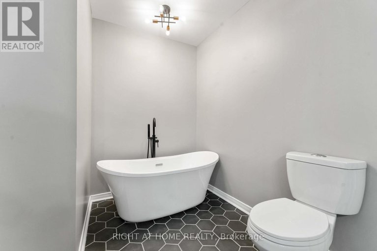 29443377/123-kinross-private/morgans-grantsouth-march/ottawa/ontario/K2K3P9_36