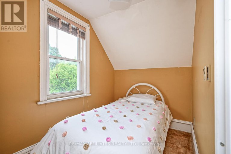 28498244/11-merrick-street/smiths-falls/smiths-falls/ontario/K7A4R2_28