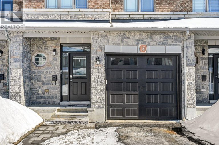 29396767/560-du-pin-rouge-way/mer-bleuebradley-estatesanderson-park/ottawa/ontario/K1W0C4_2