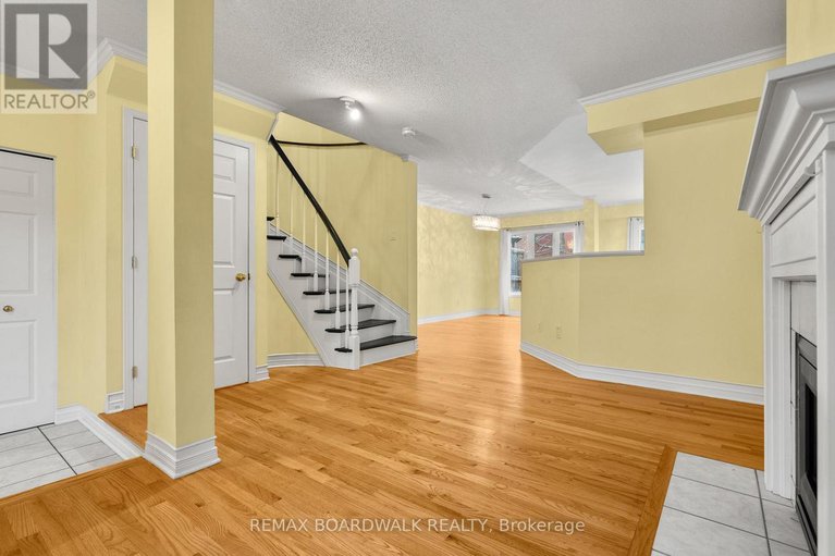 29251894/42-college-circle/castle-heights/ottawa/ontario/K1K4R8_8