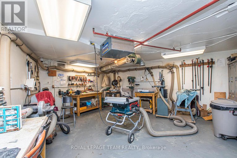 28918766/1095-ambleside-drive/woodroffe/ottawa/ontario/K2B8E2_42