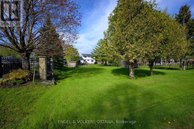28657304/5608-richmond-road/fallowfield/ottawa/ontario/K2R1E3_48