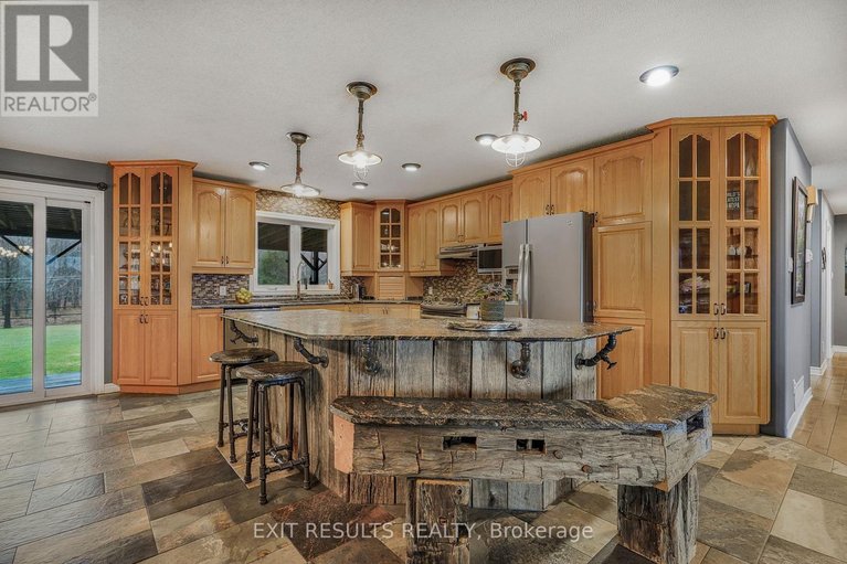 29625527/638-st-thomas-road/russell-twp/russell/ontario/K0A1W0_9