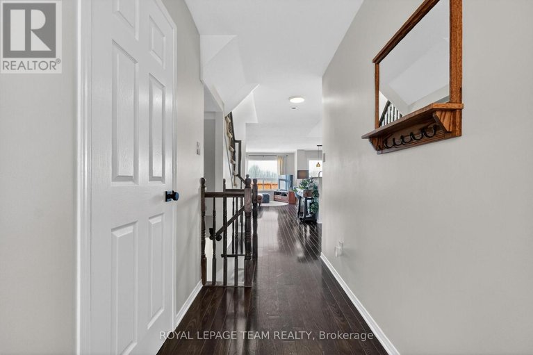 29615070/216-trail-side-circle/springridgeeast-village/ottawa/ontario/K4A5B5_3