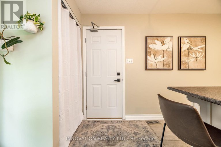 28790023/452-hillsboro-private/emerald-meadowstrailwest/ottawa/ontario/K2M3A7_3