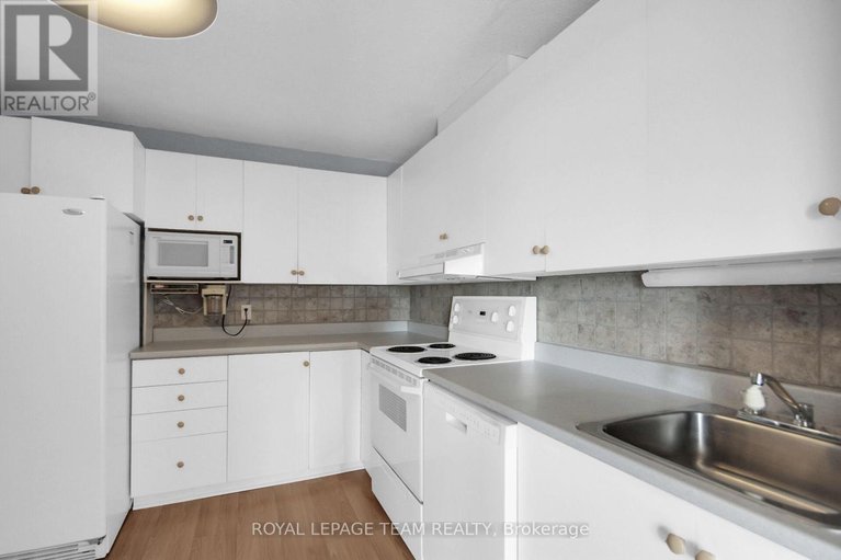 29195502/912-1485-baseline-road/copeland-park/ottawa/ontario/K2C3L8_14