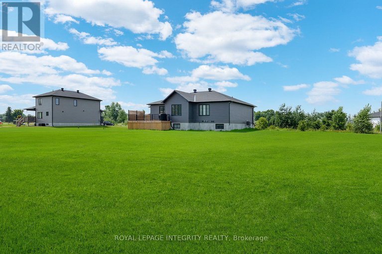 28653569/106-maplestone-drive/north-grenville-twp-kemptville-east/north-grenville/ontario/K0G1J0_22