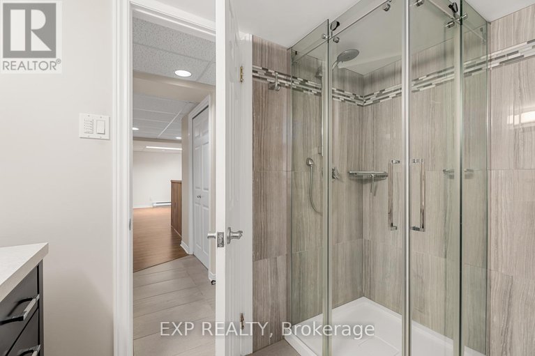 28330540/1822-thornecrest-street/chapel-hill/ottawa/ontario/K1C6K9_38