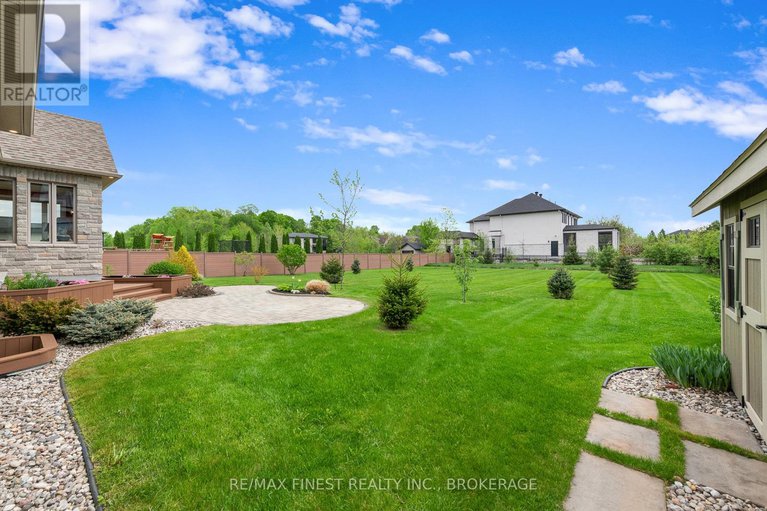 28393818/717-mcmanus-avenue/manotick-village-manotick-estates/ottawa/ontario/K4M0B2_32