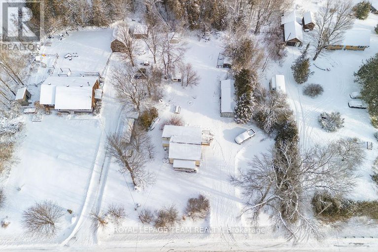 29184195/160-burnstown-road/mcnabbraeside-twps/mcnabbraeside/ontario/K0A3L0_29