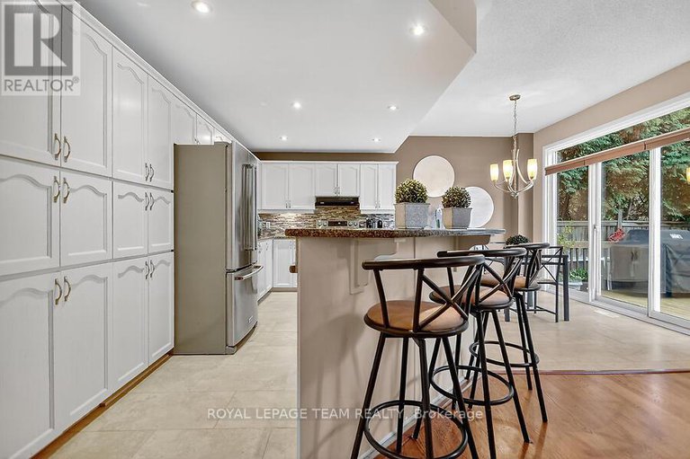 28929559/22-birchfield-avenue/emerald-meadowstrailwest/ottawa/ontario/K2M2N5_12