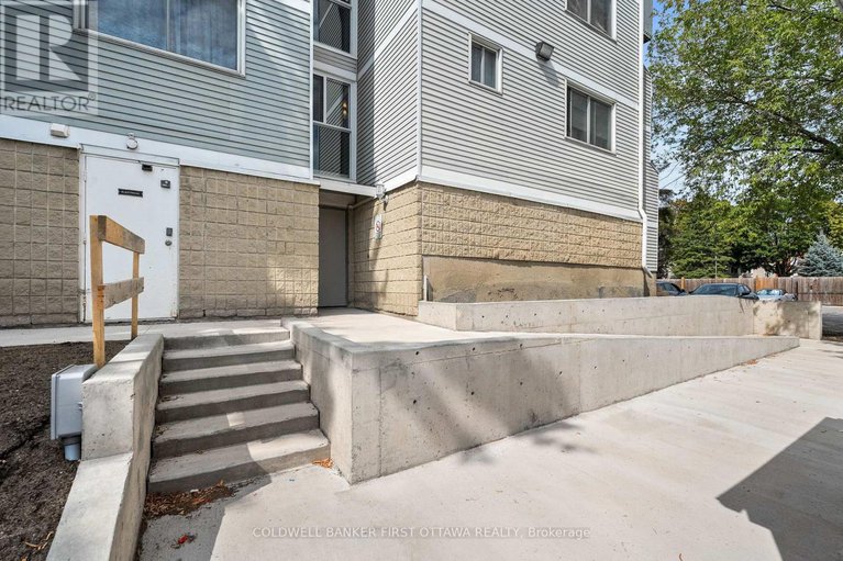 28820214/400-216-viewmount-drive/borden-farmstewart-farmcarleton-heightsparkwood-hills/ottawa/ontario/K2E7X4_32