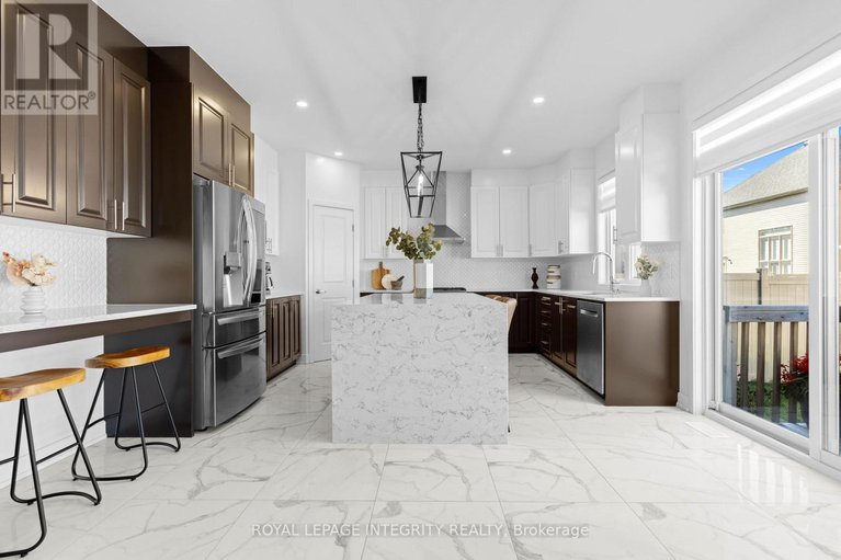 28786279/107-heirloom-street/riverside-southgloucester-glen/ottawa/ontario/K4M0L3_14