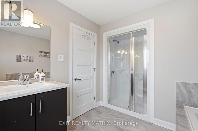 29394255/149-lyon-street/embrun/russell/ontario/K0A1W0_24