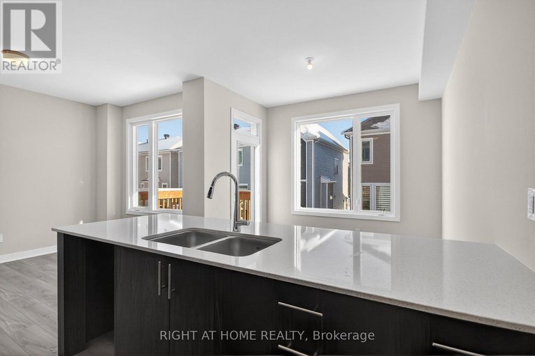 29310755/544-promontory-place/half-moon-bay/ottawa/ontario/K2J7H2_6