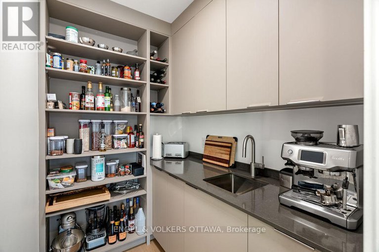 29446343/127-peridot-private/experimental-farm/ottawa/ontario/K2C3M3_42